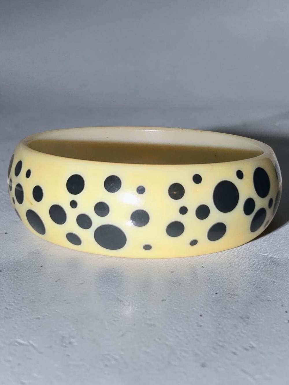 Vintage Bake lite White Resin Bangle with Black Polka Dots - Picture 2 of 7